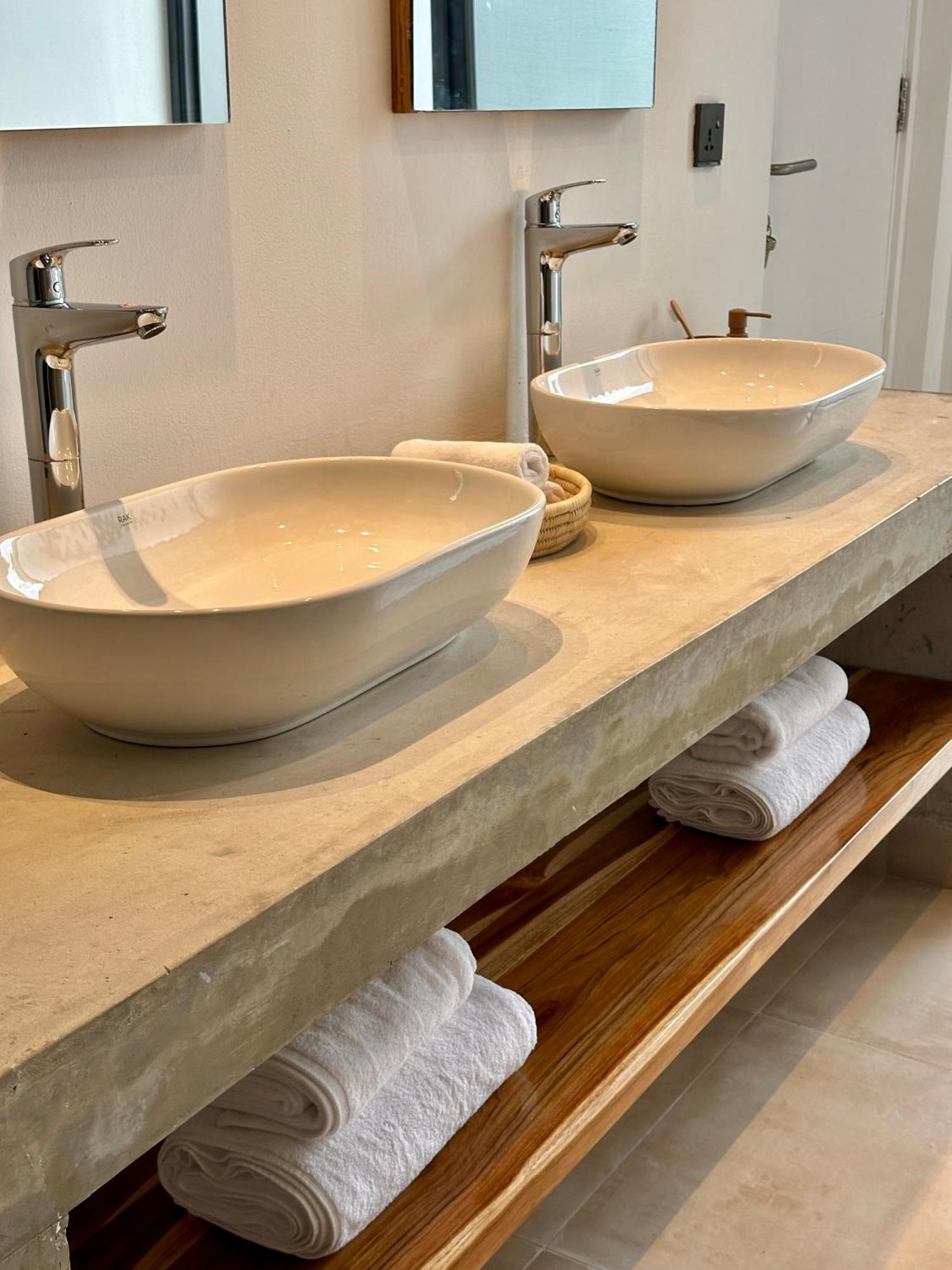 Afra 3 Bedrooms Luxury Zanzibar Apartment *