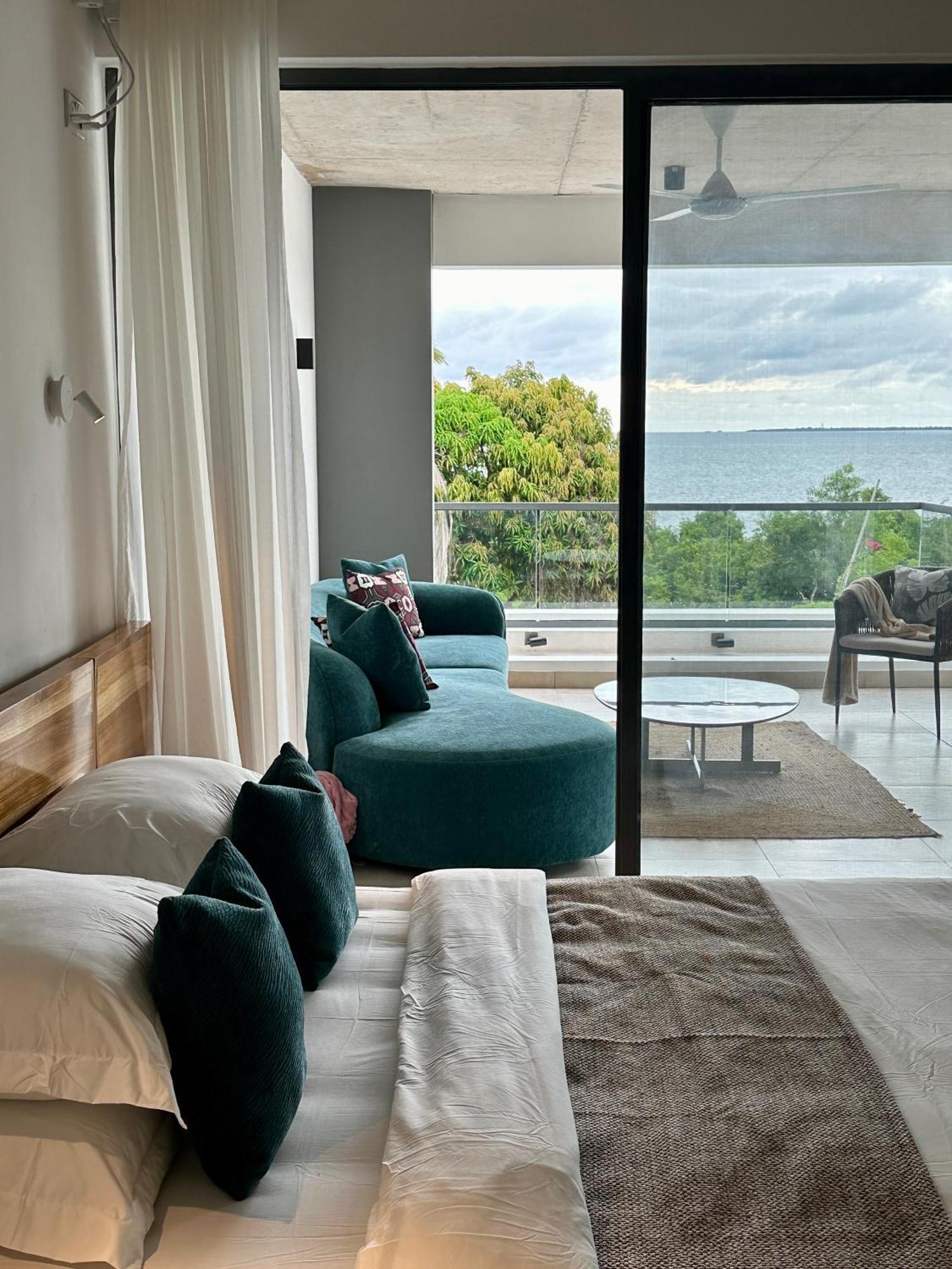 Afra 3 Bedrooms Luxury Zanzibar Apartment *